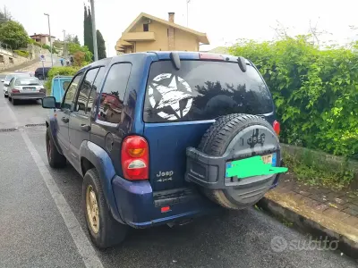 Usata Jeep Cherokee 150 CV (110 kW) 2003 SUV