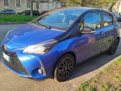 Usata Toyota Yaris Hybrid Edition 73 CV (53 kW) 2017 Blu/azzurro Berlina