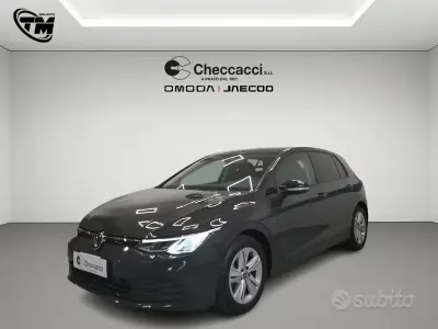 Brugt VW Golf VIII Life 110 HK (80 kW) 2020 Grå Sedan
