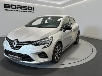 Usata Renault Clio V Techno 101 CV (74 kW) 2023 Grigio platino Berlina