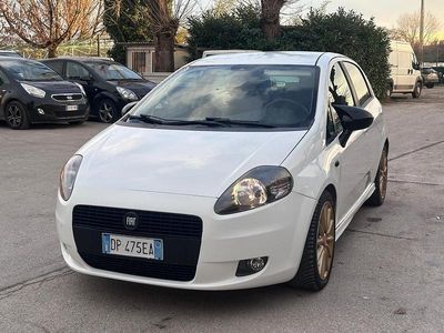 Usata Fiat Grande Punto Emotion 90 CV (66 kW) 2008 Bianco Utilitaria