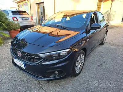 Usata Fiat Tipo Easy 120 CV (88 kW) 2018 Bluazzurro Berlina