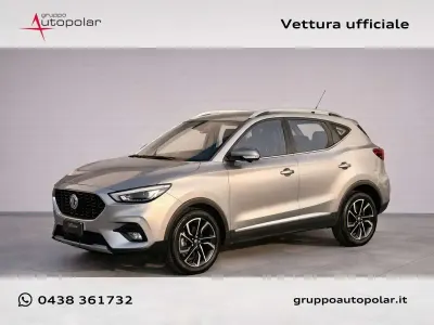 Usata MG ZS Luxury 106 CV (77 kW) 2024 Argento met SUV