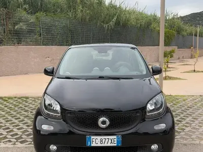 Usata Smart ForFour 71 CV (52 kW) 2016 Nero Utilitaria
