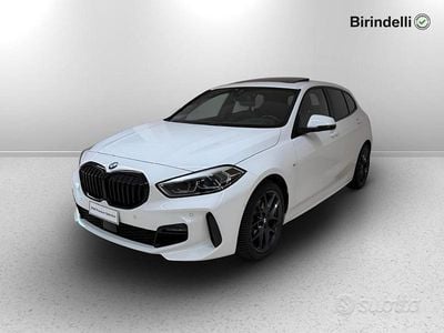 Usata BMW 118 M Sport 149 CV (109 kW) 2023 Alpinweiss iii pastello Utilitaria