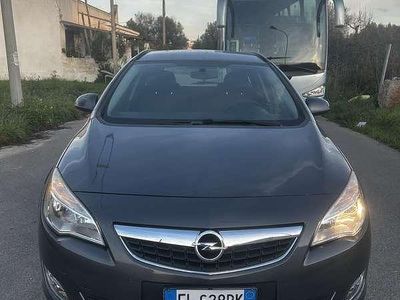 Usata Opel Astra Cosmo 101 CV (74 kW) 2012 Berlina