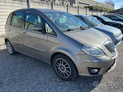 Gebraucht Lancia Musa 90 PS (66 kW) 2008 Braun Van / Kleinbus