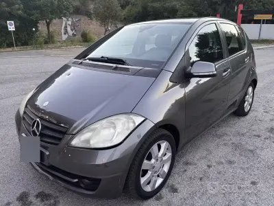 Usata Mercedes A180 109 CV (80 kW) 2010 Grigio Berlina
