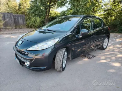 Usata Peugeot 207 109 CV (80 kW) 2008 Nero Berlina