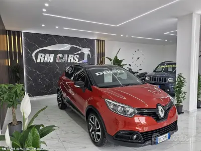 Usata Renault Captur 90 CV (66 kW) 2015 Rosso SUV