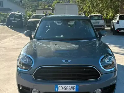 Begagnad Mini One D Countryman 116 HK (85 kW) 2021 Grå SUV