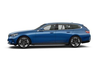 Nuova BMW i5 Efficient Dynamics 441 kW (600 CV) 2025 Blu Station wagon