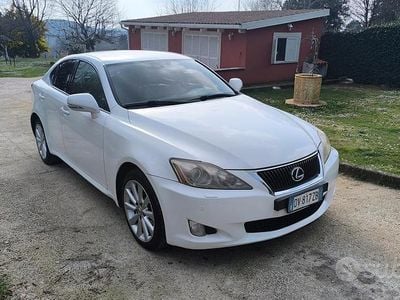 Usata Lexus IS220d Luxury Line 177 CV (130 kW) 2009 Bianco Berlina