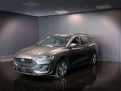 Grigio scuro Usata 2023 Ford Focus ST-Line Station wagon | 15.800 € (Buon prezzo)