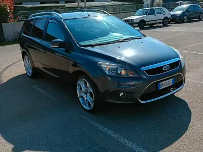 Usata Ford Focus 136 CV (100 kW) 2008 Grigio Station wagon