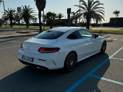 Begagnad Mercedes C300 AMG Line Premium Plus 245 HK (180 kW) 2019 Sportkupé