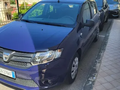 Usata Dacia Sandero Ambiance 75 CV (55 kW) 2014 Berlina