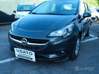 Usata Opel Corsa Cosmo 69 CV (50 kW) 2016 Grio metellizzato Utilitaria