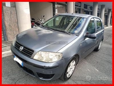 Usata Fiat Punto 60 CV (44 kW) 2004 Grigio Utilitaria
