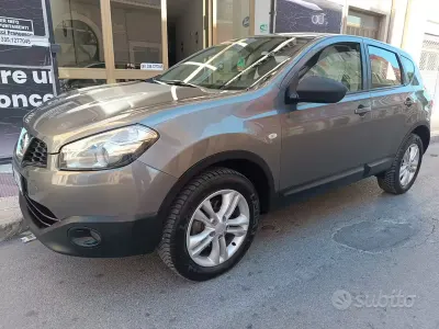 Usata Nissan Qashqai Acenta 110 CV (80 kW) 2013 Grigio SUV