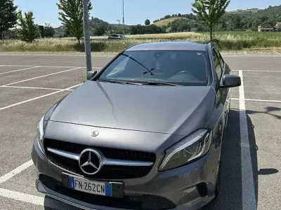 Usata Mercedes A180 109 CV (80 kW) 2017 Berlina