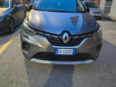 Usata Renault Captur 100 CV (73 kW) 2021 Grigio SUV