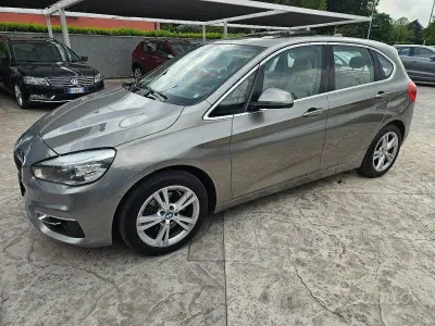 Usata BMW 220 Active Tourer Luxury Line 190 CV (139 kW) 2015 Grigio scuro metallizzato Monovolume