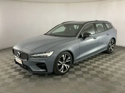 Usata Volvo V60 Plus 197 CV (144 kW) 2022 Grigio Station wagon