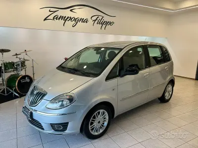 Usata Lancia Musa Gold 95 CV (69 kW) 2012 Grigio Monovolume