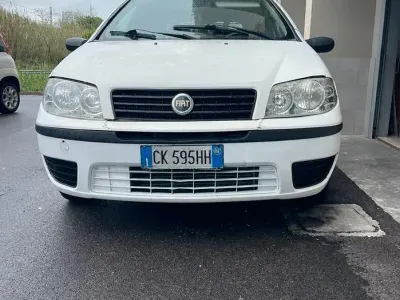 Usata Fiat Punto 60 CV (44 kW) 2003 Bianco Utilitaria