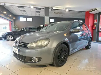 Begagnad VW Golf VII Highline 105 HK (77 kW) 2012 Grå Sedan