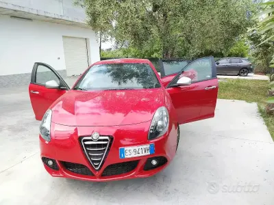 Usata Alfa Romeo Giulietta Veloce 120 CV (88 kW) 2013 Rosso Utilitaria
