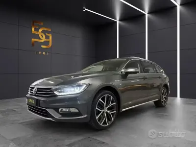 Usata VW Passat 190 CV (139 kW) 2017 Grigio Station wagon
