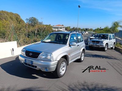 Usata Suzuki Grand Vitara 106 CV (77 kW) 2005 Grigio SUV