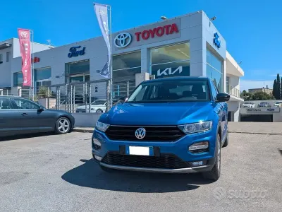 Usata VW T-Roc Business 116 CV (85 kW) 2020 Blu SUV
