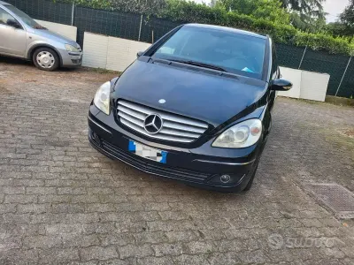 Gebraucht Mercedes B180 109 PS (80 kW) 2006 Schwarz Van / Kleinbus