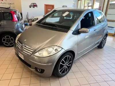 Usata Mercedes A180 Elegance 109 CV (80 kW) 2007 Grigio Berlina