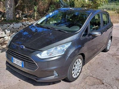 Usata Ford B-MAX Titanium 75 CV (55 kW) 2015 Grigio Monovolume