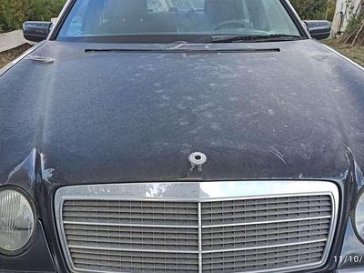 Usata Mercedes E220 Elegance 95 CV (69 kW) 1997 Nero Berlina