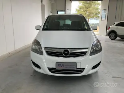 Usata Opel Zafira Tourer Cosmo 150 CV (110 kW) 2012 Bianco Monovolume