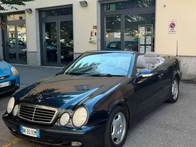 Usata Mercedes CLK200 Elegance 163 CV (119 kW) 2001 Blu/azzurro Cabrio
