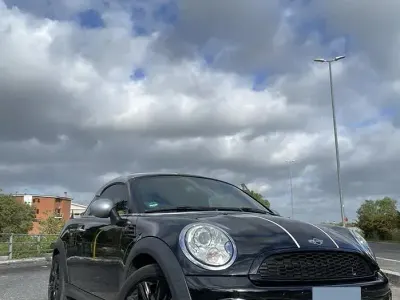 Usata Mini Coupé 122 CV (89 kW) 2023 Nero Coupé