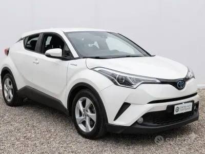 Usata Toyota C-HR Business Edition 98 CV (72 kW) 2019 Bianco SUV
