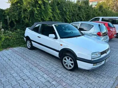 Usata VW Golf Cabriolet 75 CV (55 kW) 1995 Bianco Cabrio