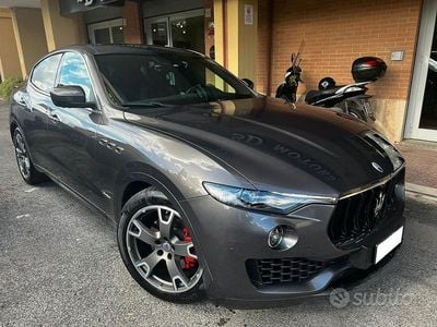 Usata Maserati Levante 275 CV (202 kW) 2018 Grigio scuro SUV