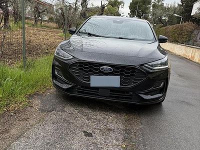 Käytetty Ford Focus ST-Line 115 HP (84 kW) 2024 Musta Sedan