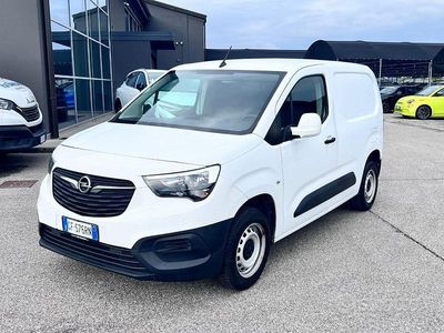 Usata Opel Combo Edition 131 CV (96 kW) 2021 Bianco Monovolume
