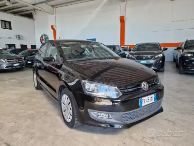 Begagnad VW Polo Comfortline 75 HK (55 kW) 2013 Svart Halvkombi