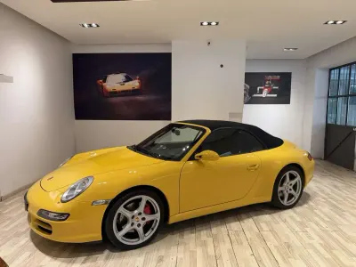 Usata Porsche 911 Carrera S Cabriolet 355 CV (261 kW) 2005 Giallo Cabrio