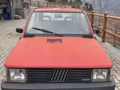 Usata Fiat Panda 4x4 50 CV (36 kW) 1987 Rosso Utilitaria